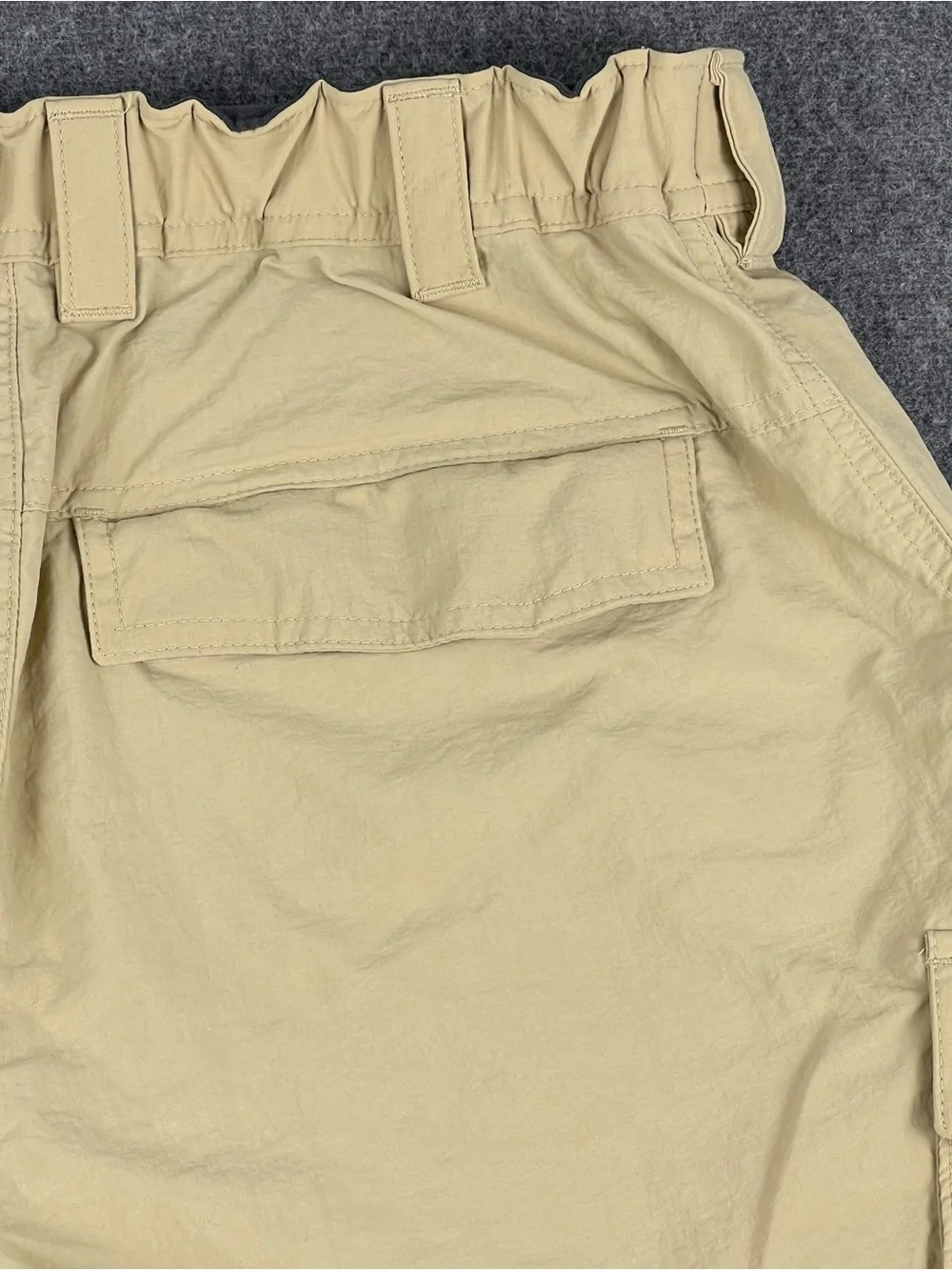 REI Shorts Mens M 30x9 Tan Sahara Cargo Shorts Hybrid Hiking Camping Quick Dry